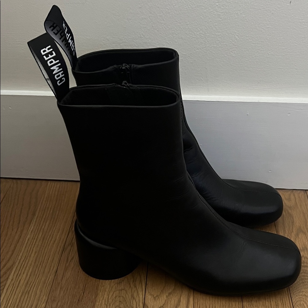 Camper Niki Black Leather Ankle Boots